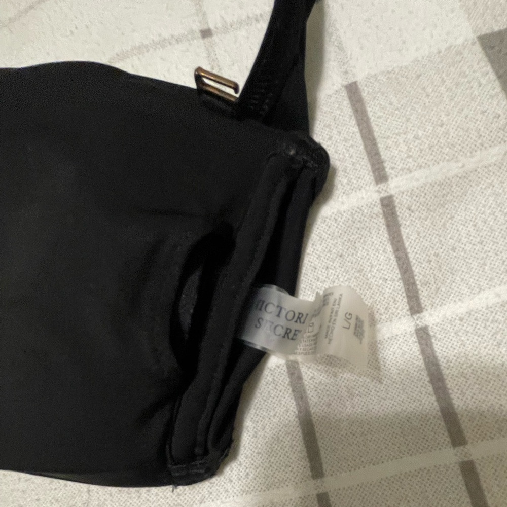 Victoria’s Secret V bikini top - Picture 8 of 8